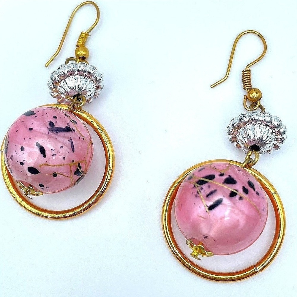 Vintage Gold-Tone Pink Mottled Art Speckled Glass Bead Drop Dangle Hook Earrings